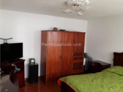 Casa de 5 alcobas en venta en Roma, Bogotá, 240 m² · foto 4 de 20