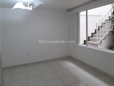 Casa de 5 alcobas en venta en Roma, Bogotá, 240 m² · foto 5 de 20