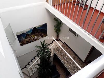 Casa de 5 alcobas en venta en Roma, Bogotá, 240 m² · foto 7 de 20