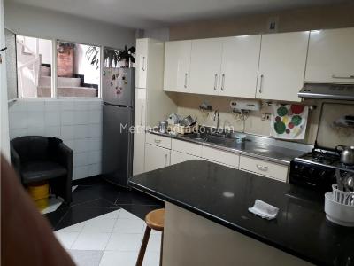 Casa de 5 alcobas en venta en Roma, Bogotá, 240 m² · foto 9 de 20