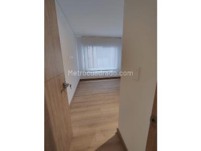 Apartamento de 2 alcobas en venta en Santa Barbara Occidental, Bogotá, 83 m² · foto 12 de 16