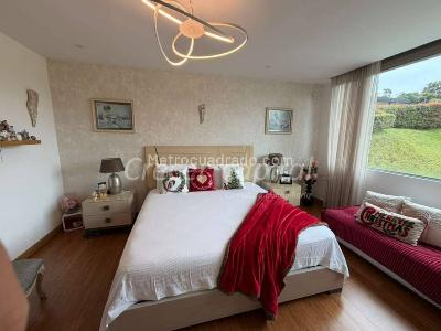 Casa de 4 alcobas en venta en Alto De Palmas, Envigado, 1000 m² · foto 2 de 20
