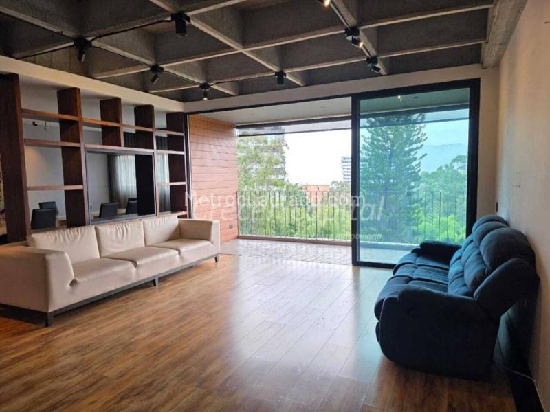 Apartamento Exclusivo de 2 Alcobas con Balcón en El Poblado - 3