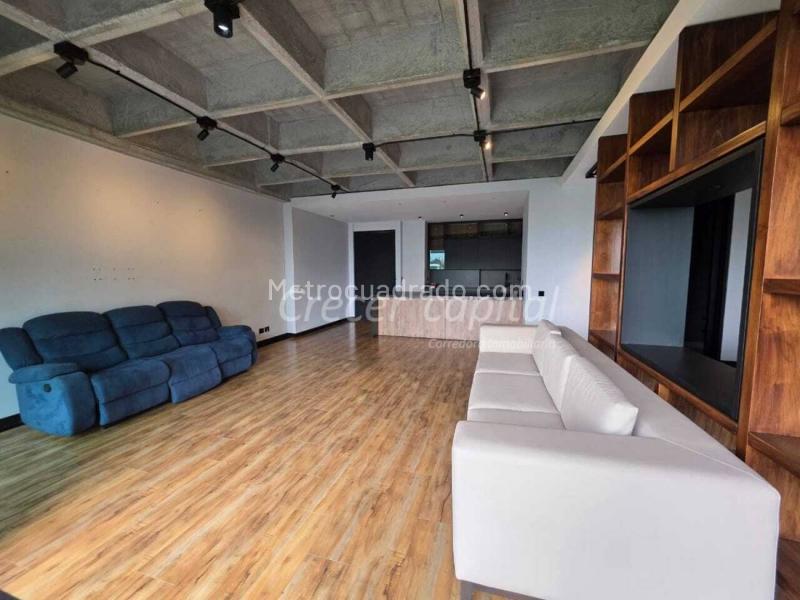 Apartamento Exclusivo de 2 Alcobas con Balcón en El Poblado - 5