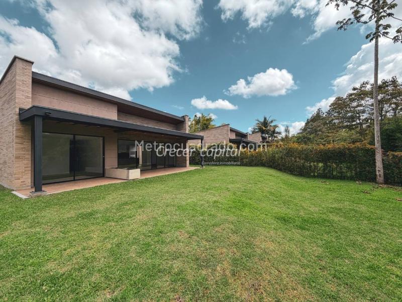 3BR House in Llano Grande (905 m²)