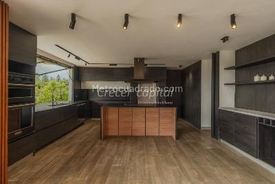 Casa de 5 alcobas en venta en Loma Del Escobero, Envigado · foto 4 de 9
