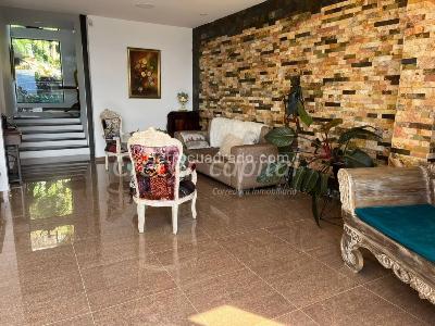 Casa de 3 alcobas en venta en El Poblado, Medellín, 1800 m² · foto 11 de 20