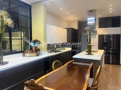 Casa de 3 alcobas en venta en El Poblado, Medellín, 1800 m² · foto 14 de 20