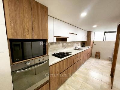 Apartamento de 4 alcobas en venta en Altos Del Poblado, Medellín, 212 m² · foto 10 de 20