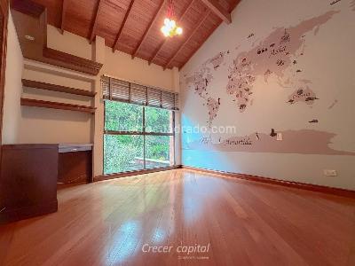 Casa de 3 alcobas en venta en Altos Del Poblado, Medellín, 257 m² · foto 6 de 20