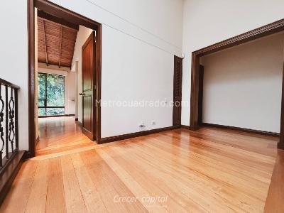 Casa de 3 alcobas en venta en Altos Del Poblado, Medellín, 257 m² · foto 7 de 20