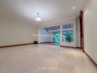 Casa de 3 alcobas en venta en Altos Del Poblado, Medellín, 257 m² · foto 9 de 20