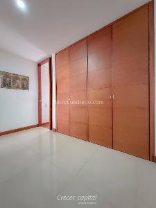 Apartamento de 3 alcobas en venta en Altos Del Poblado, Medellín, 233 m² · foto 9 de 20