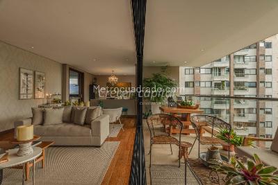 Apartamento en venta en Altos Del Poblado, Medellín · foto 2 de 8