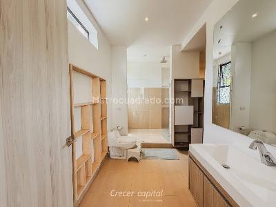 Casa de 3 alcobas en venta en Altos Del Poblado, Medellín, 412 m² · foto 10 de 20