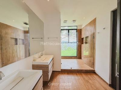 Casa de 3 alcobas en venta en Altos Del Poblado, Medellín, 412 m² · foto 12 de 20