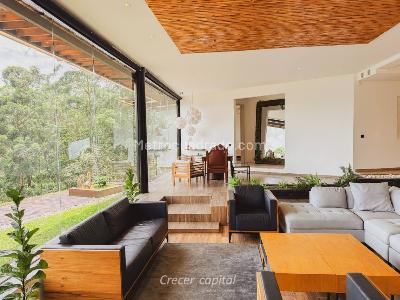 Casa de 3 alcobas en venta en Altos Del Poblado, Medellín, 412 m² · foto 3 de 20
