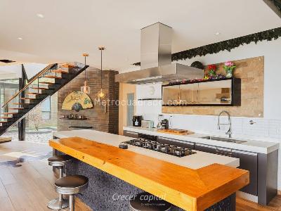 Casa de 3 alcobas en venta en Altos Del Poblado, Medellín, 412 m² · foto 8 de 20
