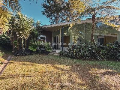 Casa de 4 alcobas en venta en Altos Del Poblado, Medellín, 1973 m² · foto 2 de 20