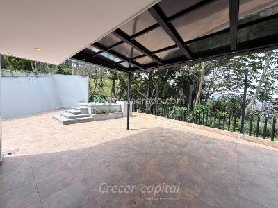 Casa de 5 alcobas en venta en Altos Del Poblado, Medellín, 1636 m² · foto 5 de 20