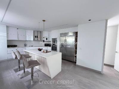 Casa de 4 alcobas en venta en Altos Del Poblado, Medellín, 1550 m² · foto 17 de 20