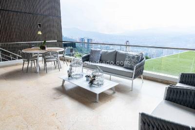 Casa de 5 alcobas en venta en Altos Del Poblado, Medellín, 1715 m² · foto 11 de 20