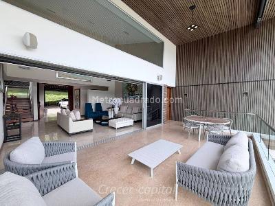 Casa de 5 alcobas en venta en Altos Del Poblado, Medellín, 1715 m² · foto 13 de 20