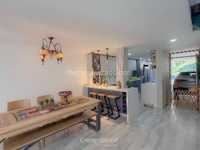 Casa de 3 alcobas en venta en La Abadia, Envigado, 186 m² · foto 4 de 20