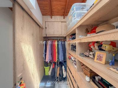 Casa de 3 alcobas en venta en La Abadia, Envigado, 186 m² · foto 13 de 20
