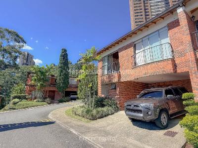 Casa de 3 alcobas en venta en El Poblado, Medellín, 218 m² · foto 2 de 20