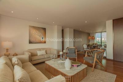 Apartamento de 3 alcobas en venta en El Poblado, Medellín, 217 m² · foto 6 de 10