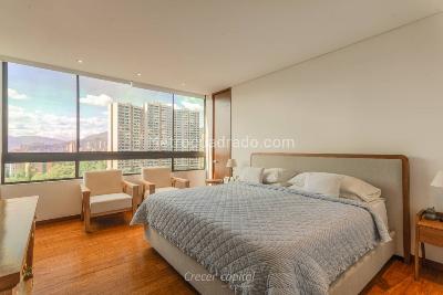 Apartamento de 3 alcobas en venta en El Poblado, Medellín, 217 m² · foto 8 de 10