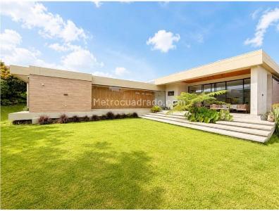 Casa de 3 alcobas en venta en Alto De Palmas, Envigado, 1350 m² · foto 2 de 16