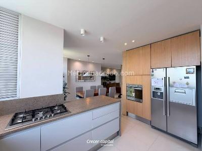 Apartamento de 4 alcobas en venta en El Poblado, Medellín, 182 m² · foto 2 de 20