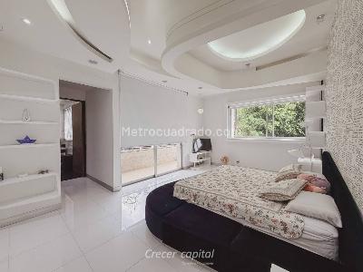 Casa de 5 alcobas en venta en El Poblado, Medellín, 1100 m² · foto 10 de 20