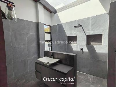 Casa de 5 alcobas en arriendo en Las Mercedes, Envigado · foto 17 de 20