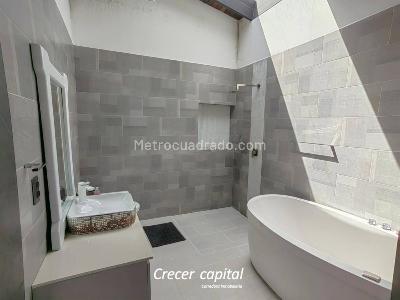 Casa de 5 alcobas en venta en Las Mercedes, Envigado · foto 15 de 20