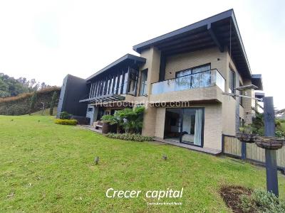 Casa de 5 alcobas en venta en Las Mercedes, Envigado · foto 2 de 20