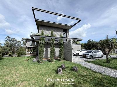 Casa de 4 alcobas en arriendo en Alto De Palmas, Envigado, 1100 m² · foto 3 de 20