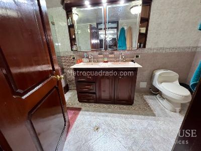 Casa de 4 alcobas en venta en Ciudad Berna, Bogotá, 670 m² · foto 15 de 20