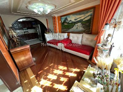 Casa de 4 alcobas en venta en Ciudad Berna, Bogotá, 670 m² · foto 2 de 20