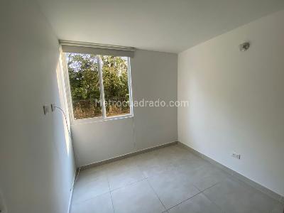 Apartamento de 3 alcobas en venta en Varsovia, Ibagué, 92 m² · foto 2 de 18