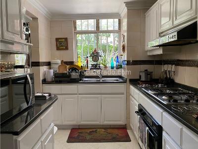 Apartamento de 3 alcobas en venta en Poblado Sector Tesoro, Medellín, 154 m² · foto 12 de 20