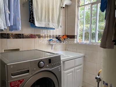 Apartamento de 3 alcobas en venta en Poblado Sector Tesoro, Medellín, 154 m² · foto 18 de 20