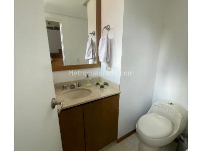 Apartamento en venta en El Poblado, Medellín · foto 2 de 20