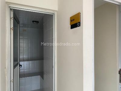 Apartamento de 2 alcobas en venta en El Poblado, Medellín, 136 m² · foto 19 de 20
