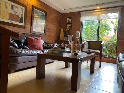 Casa de 3 alcobas en venta en Loma De Las Brujas, Envigado, 160 m² · foto 4 de 20