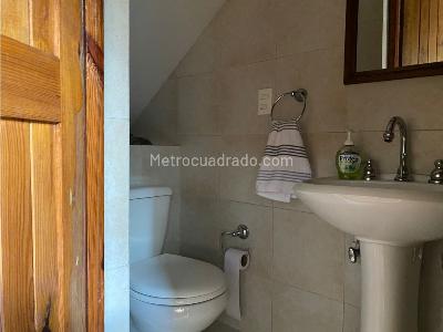 Casa de 3 alcobas en venta en Loma De Las Brujas, Envigado, 160 m² · foto 12 de 20