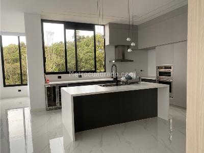 Casa de 5 alcobas en venta en Envigado, Envigado, 729 m² · foto 5 de 20