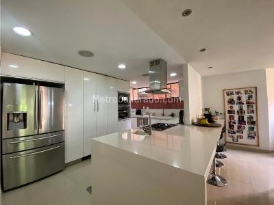 Apartamento de 4 alcobas en venta en Poblado La Visitacion, Medellín, 170 m² · foto 10 de 12